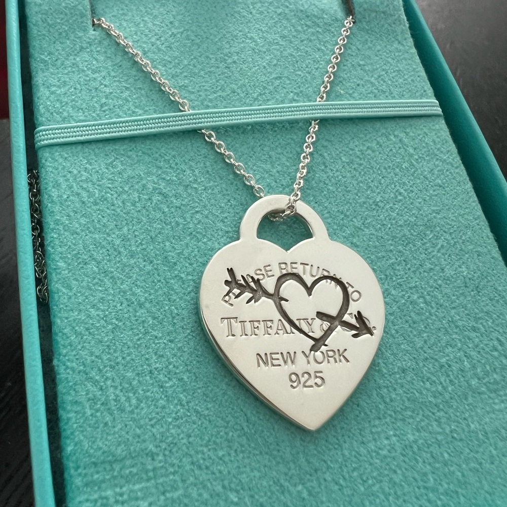 Tiffany & Co. Silver Heart Pendant Necklace. Sterling Silver. New.  28-30in.